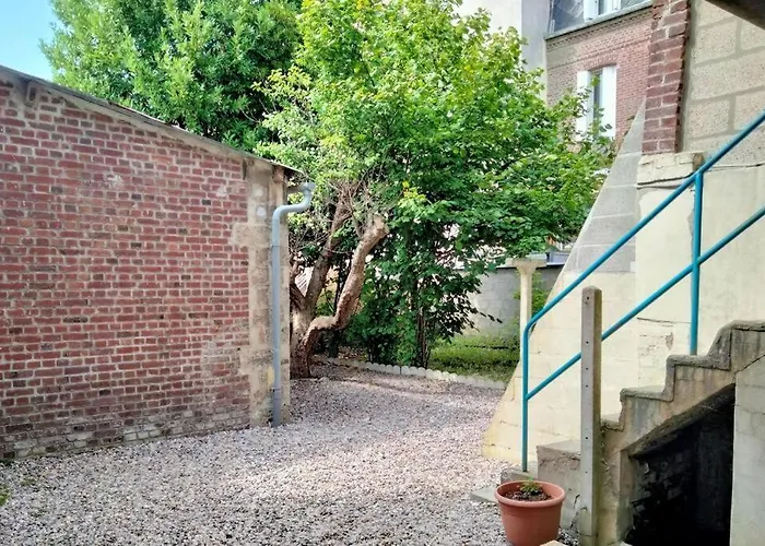 Appartement Avec Balcon / Jardin