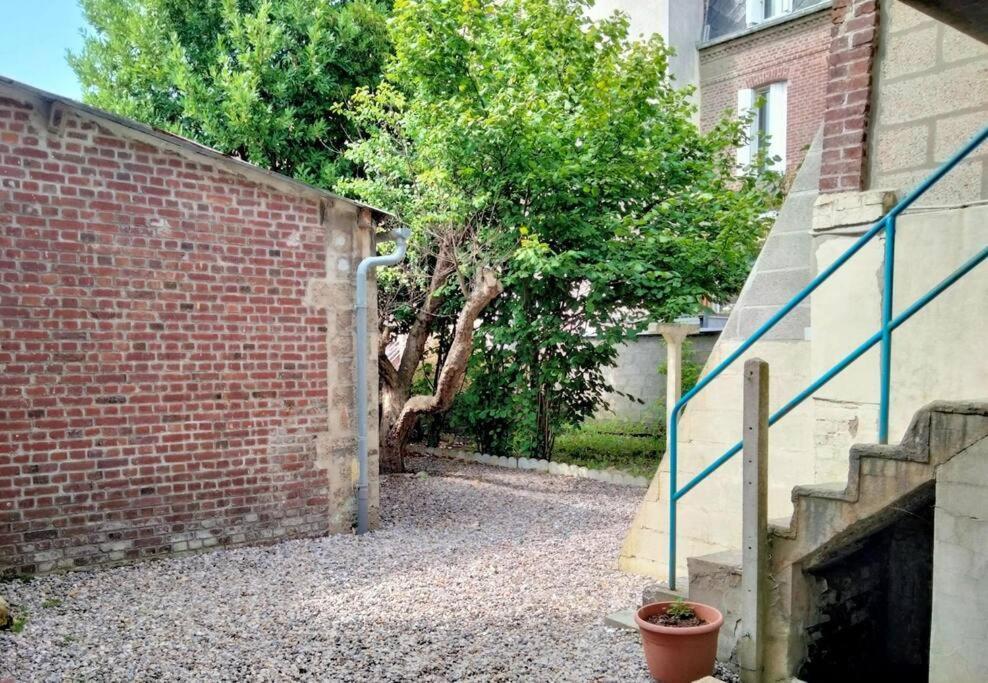Avec Balcon / Jardin Apartment *
